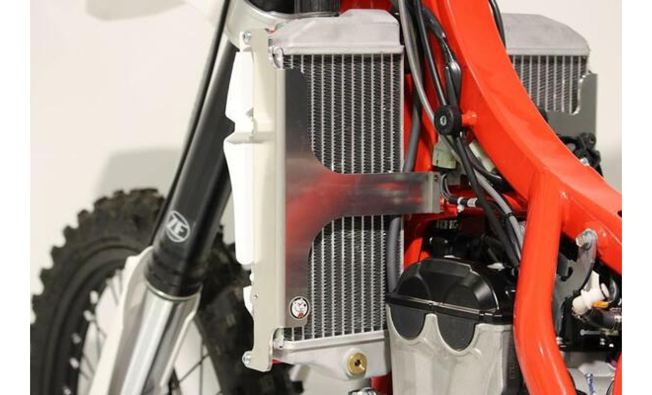 AXP Radiator Braces Beta 4T RR 20- AXP Radiator Braces Beta 4T RR 20-