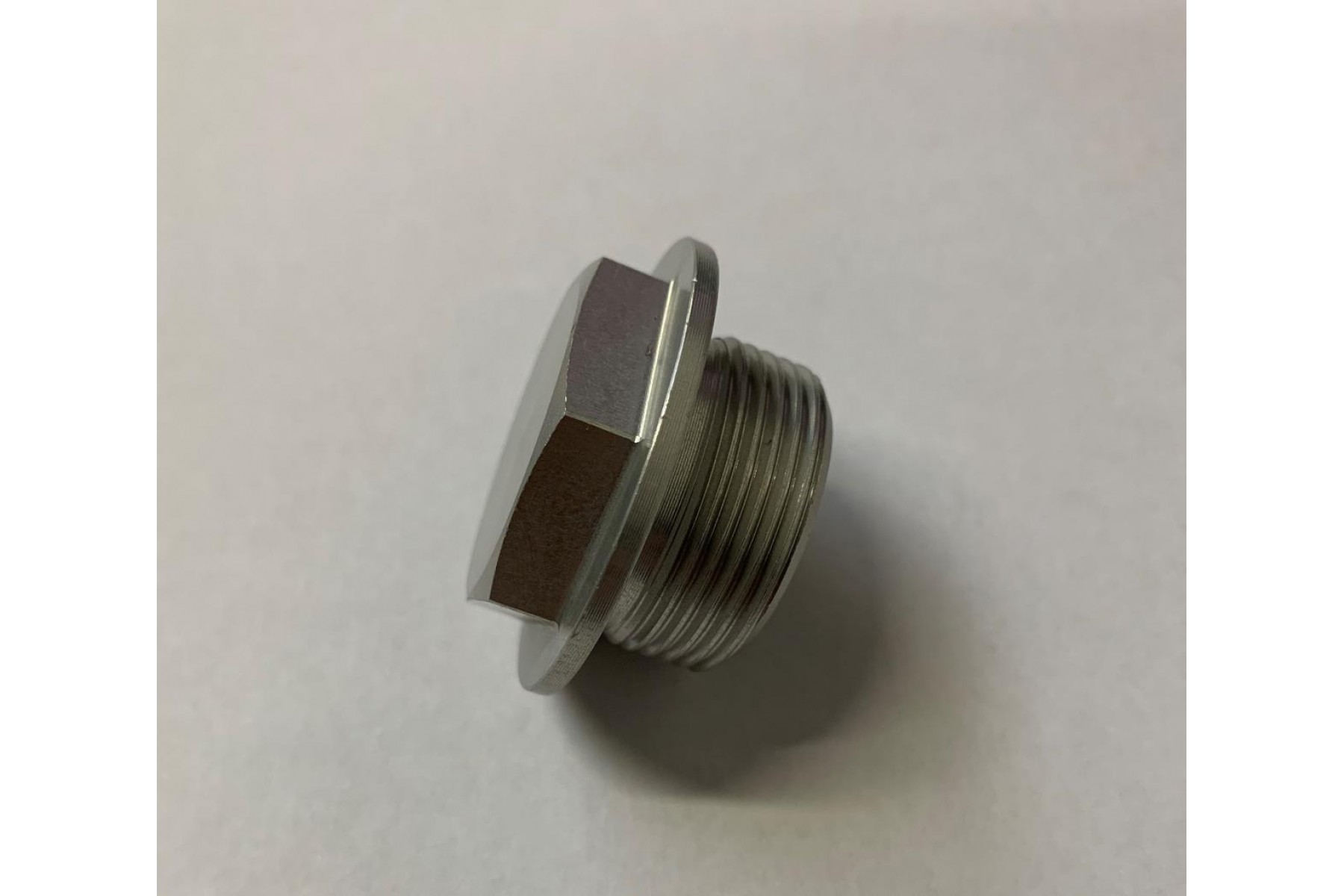 PLUG FRONT WHEEL SPINDLE RR4T PLUG FRONT WHEEL SPINDLE RR4T
