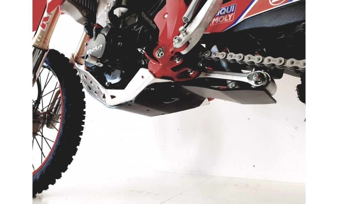 RR20/21 4T SKID PLATE WITH PLASTIC BOTTOM RR20/21 4T SKID PLATE WITH PLASTIC BOTTOM